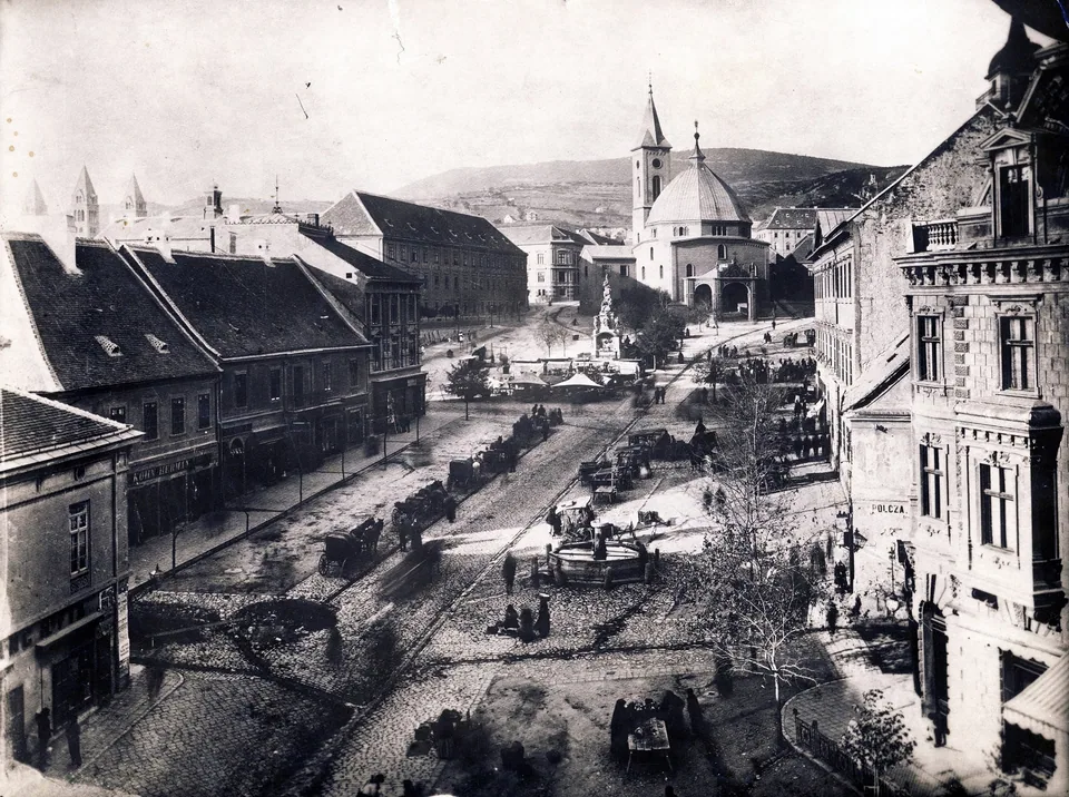 A pécsi Széchenyi tér 1904-ben