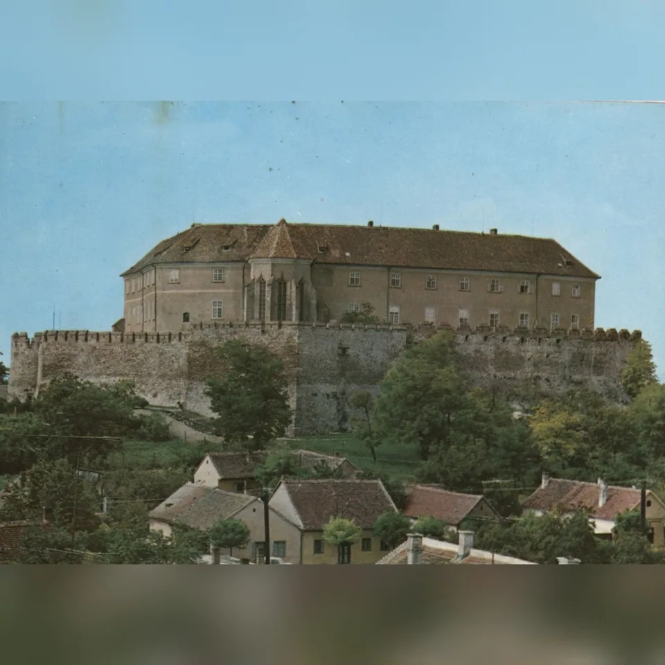 A siklósi vár az 1980-as években