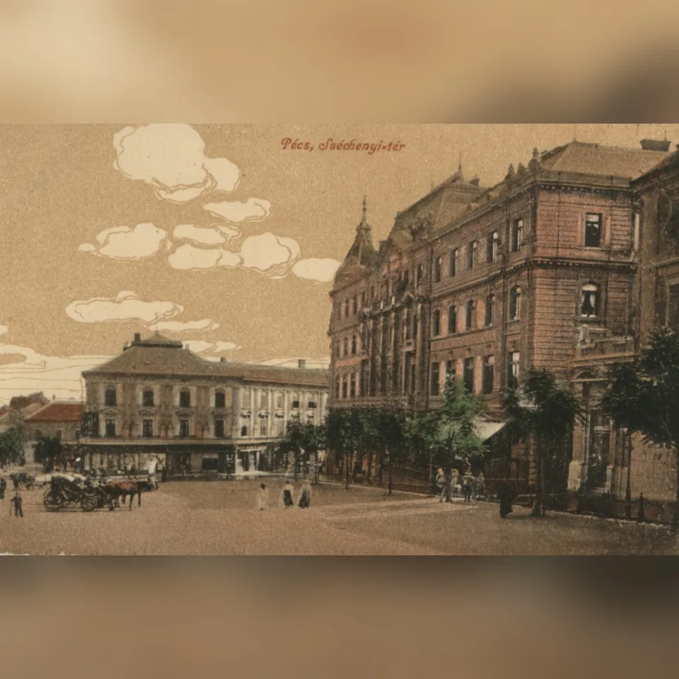 A pécsi Széchenyi tér egy 1910 körül készült képeslapon