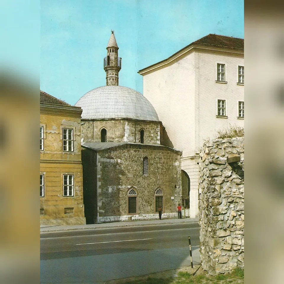 Jakováli Hasszán pasa dzsámija a pécsi Kórház téren, egy 1986-ban feladott képeslapon