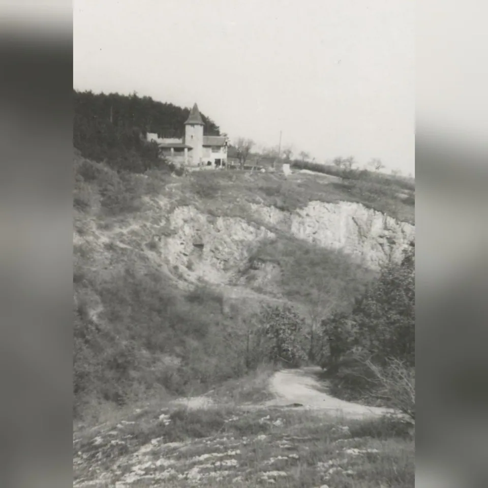 A tettyei kőbánya 1931 körül, korabeli fényképen