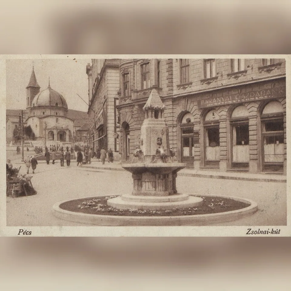 A pécsi Zsolnay-kút 1937 körül, korabeli képeslapon