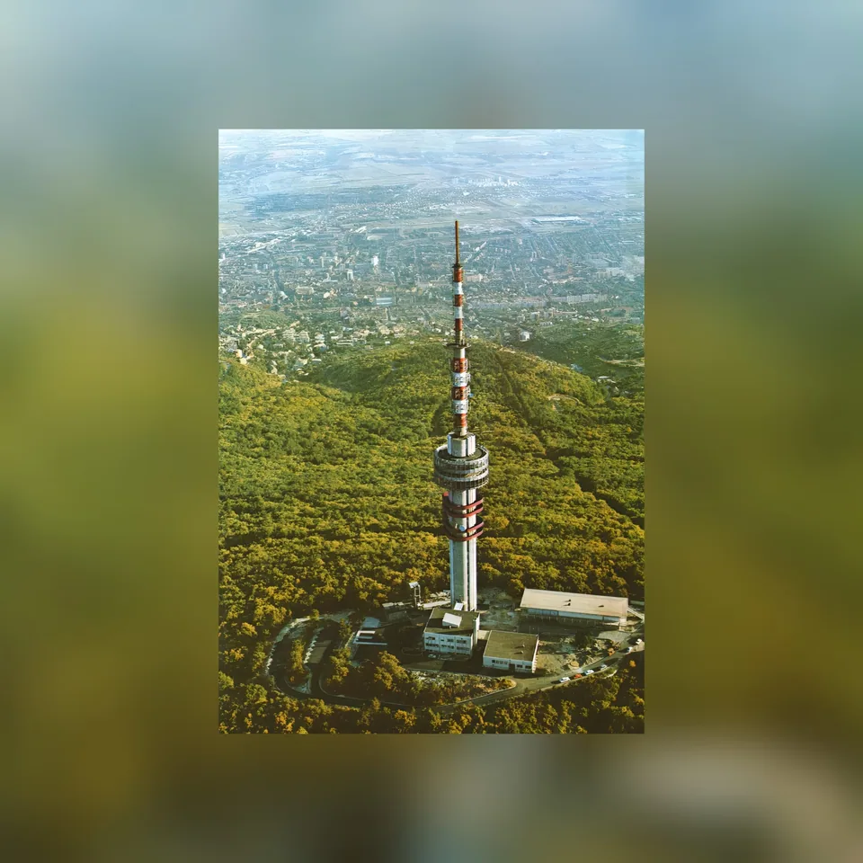A pécsi tévétorony fotókon és képeslapokon (videó)