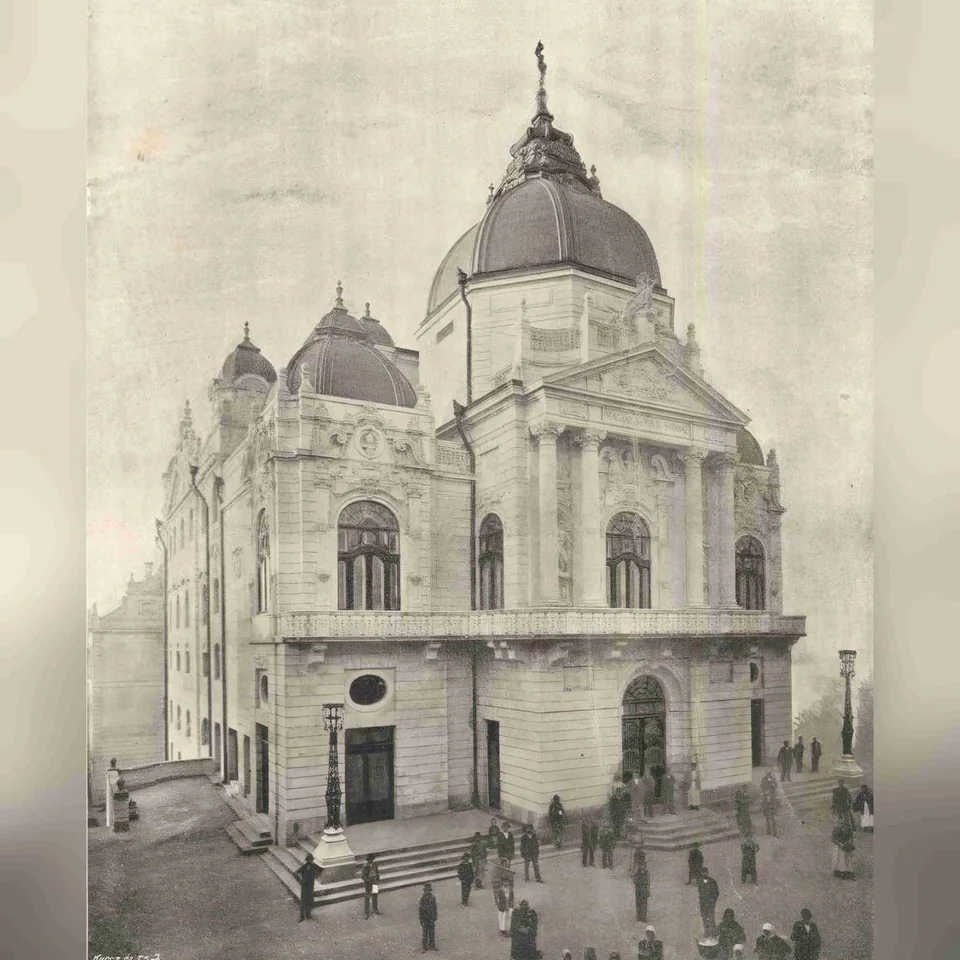 A Pécsi Nemzeti Színház az átadása idején, 1895 őszén, korabeli fényképen