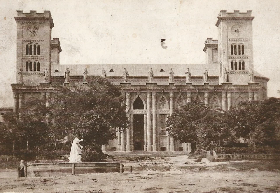 A pécsi székesegyház az 1882-ben kezdődött átalakítása előtt, feltehetően az 1870-es években