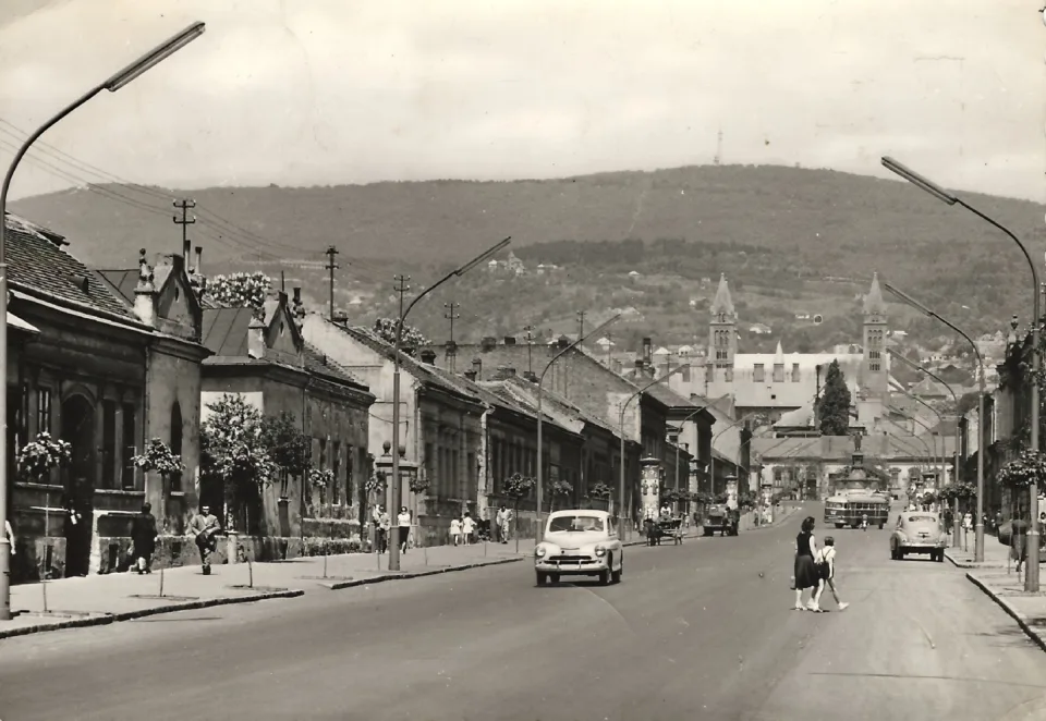 A pécsi Szabadság utca egy 1964-ben postára adott képeslapon